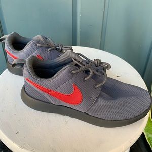 Brand New: Kids Rosche Nike’s